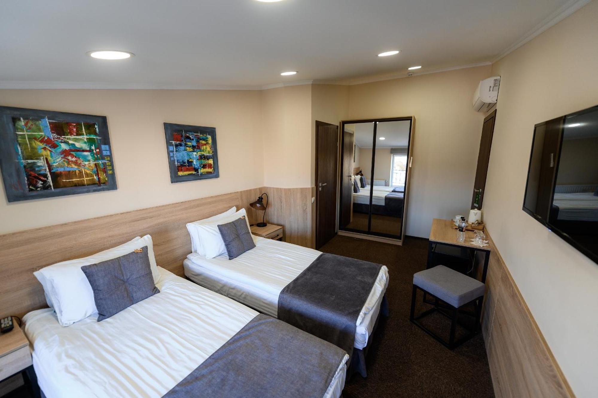 Nota Bene Loft Hotell Lviv Eksteriør bilde