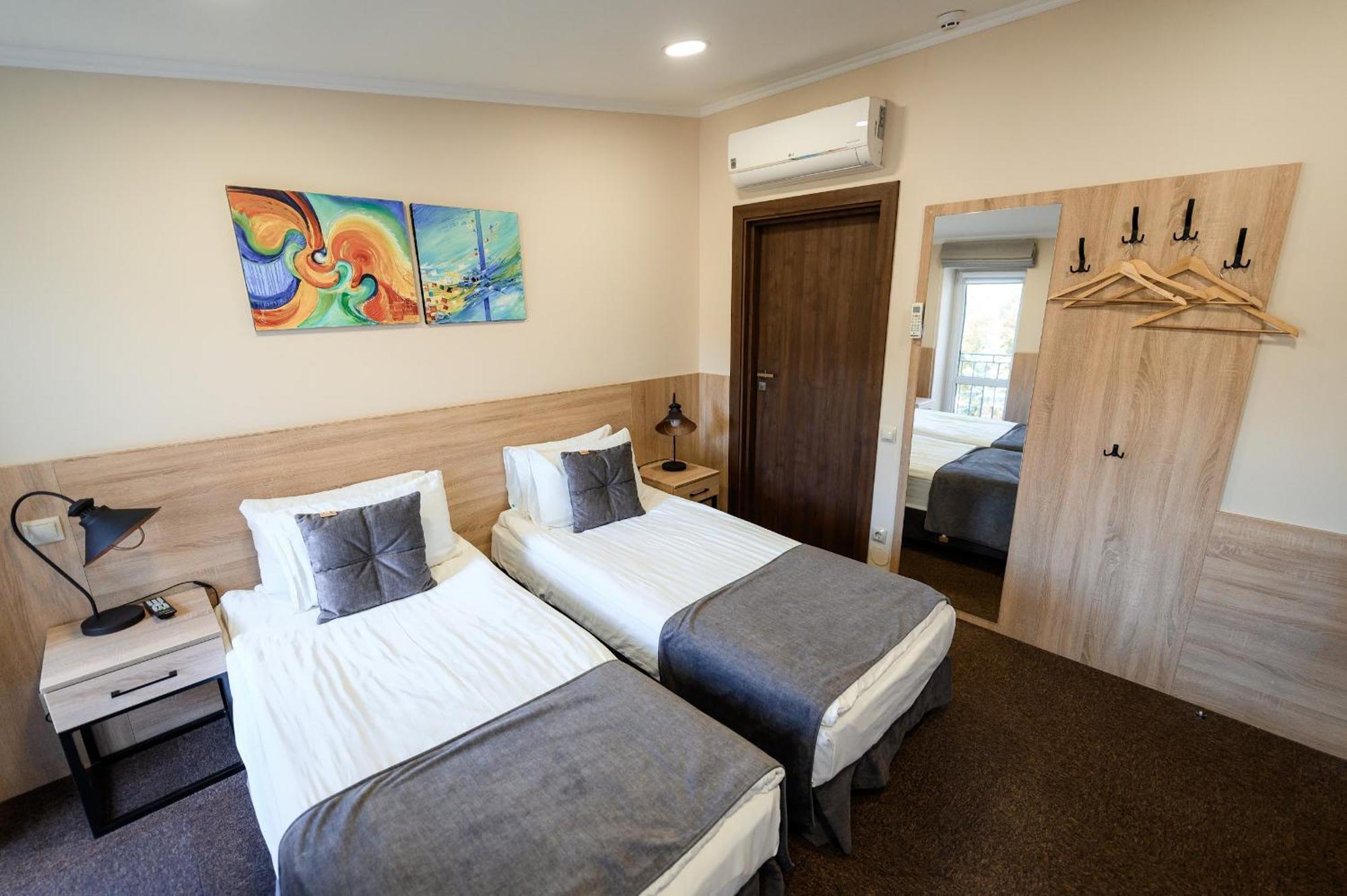 Nota Bene Loft Hotell Lviv Eksteriør bilde
